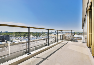 glass railing fabrication services in greater Noida